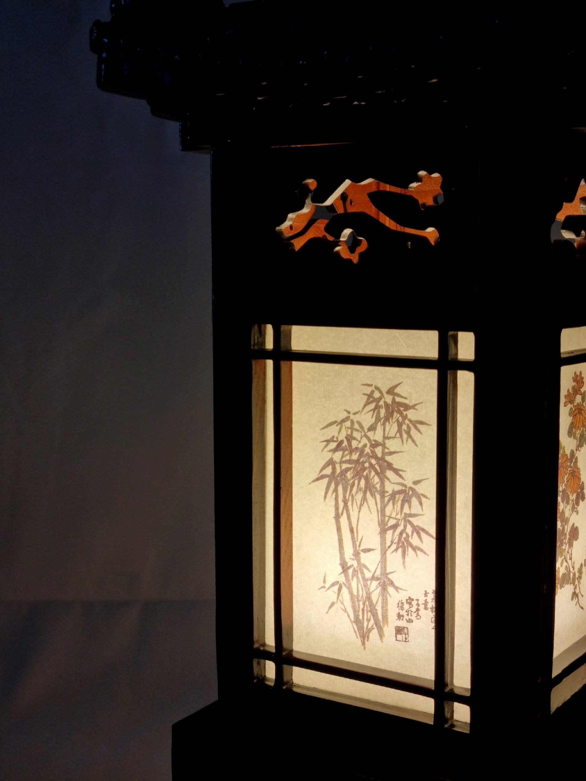 Korean Traditional Hanok Roof Tiles Desk or Floor Lamp The Four Gracious Plants Hanji Lanterns