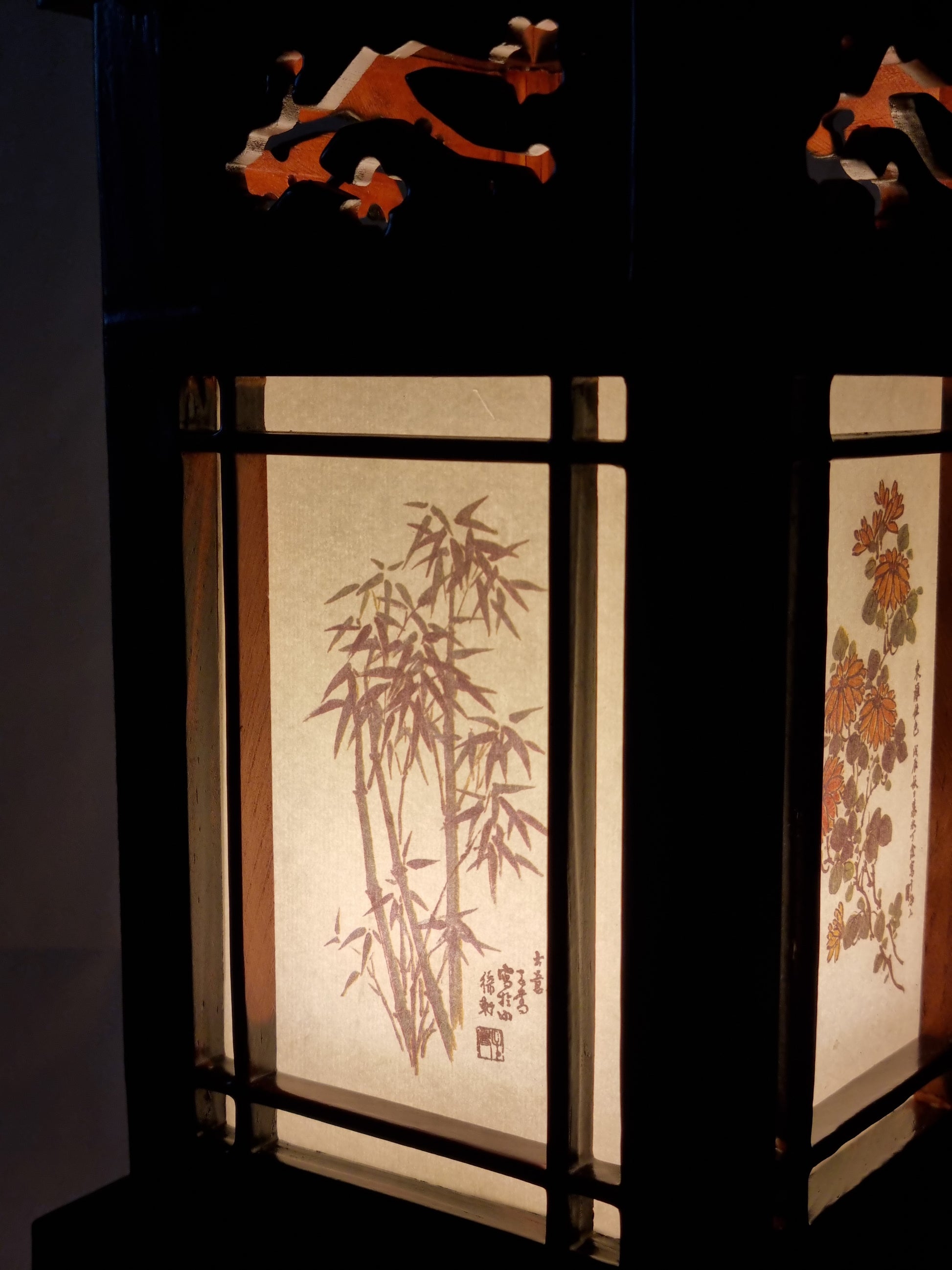 Korean Traditional Hanok Roof Tiles Desk or Floor Lamp The Four Gracious Plants Hanji Lanterns