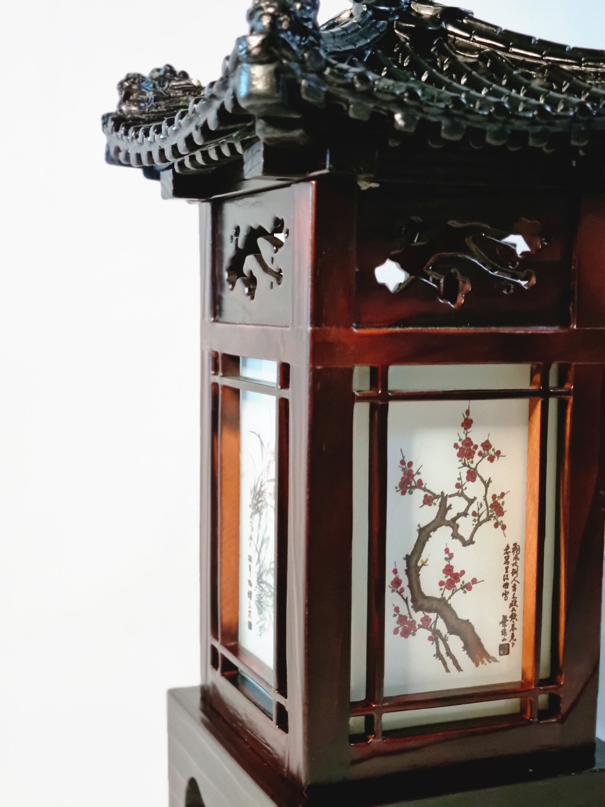 Korean Traditional Hanok Roof Tiles Desk or Floor Lamp The Four Gracious Plants Hanji Lanterns