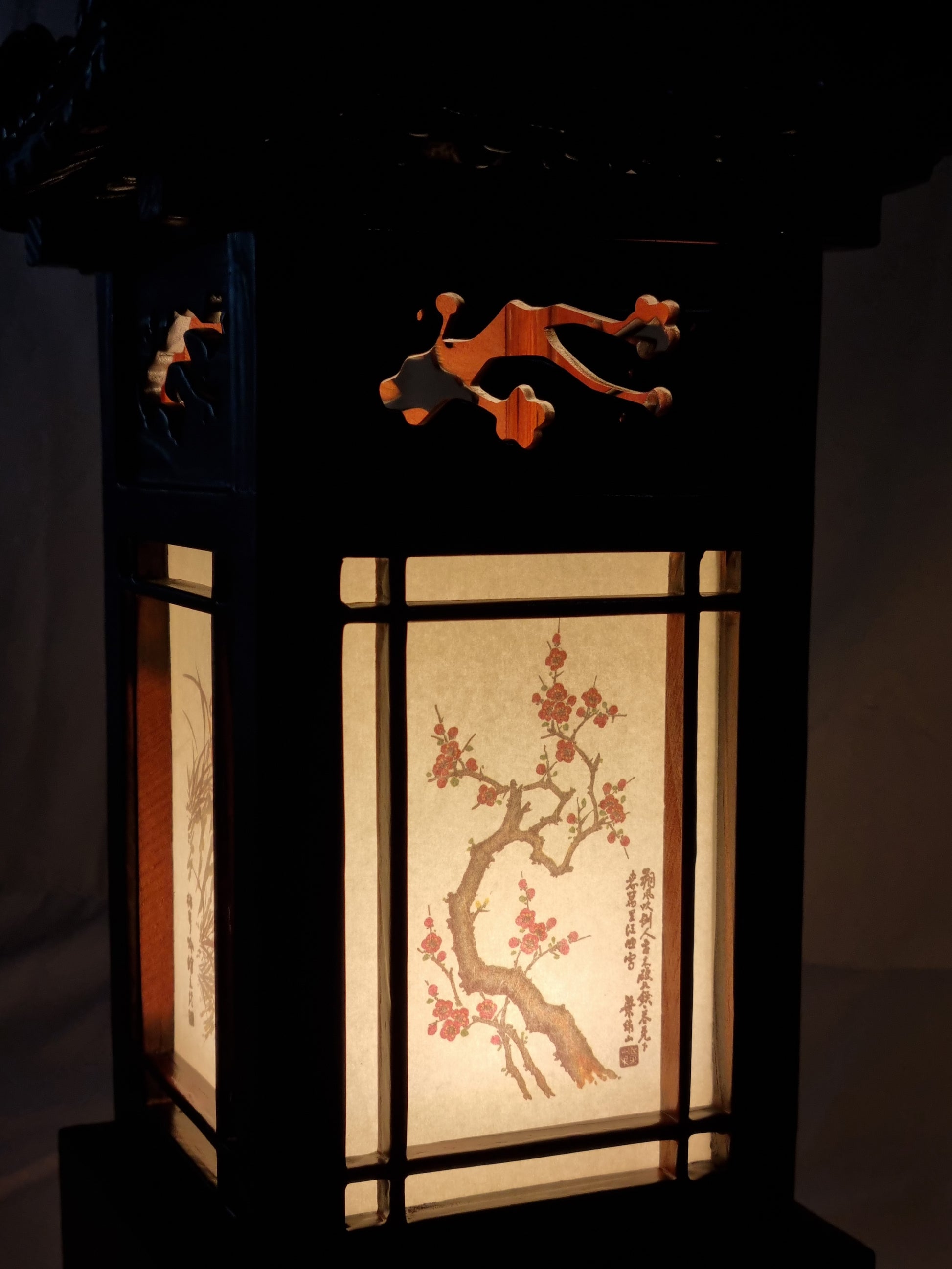 Korean Traditional Hanok Roof Tiles Desk or Floor Lamp The Four Gracious Plants Hanji Lanterns