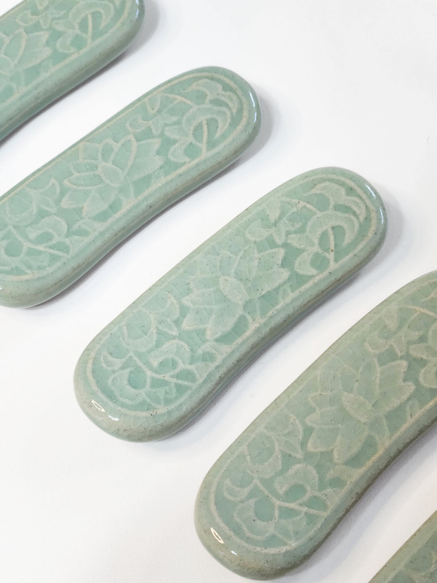 Celadon Arabesque Pattern Cutlery Spoon Chopsticks Rest Set (5P)