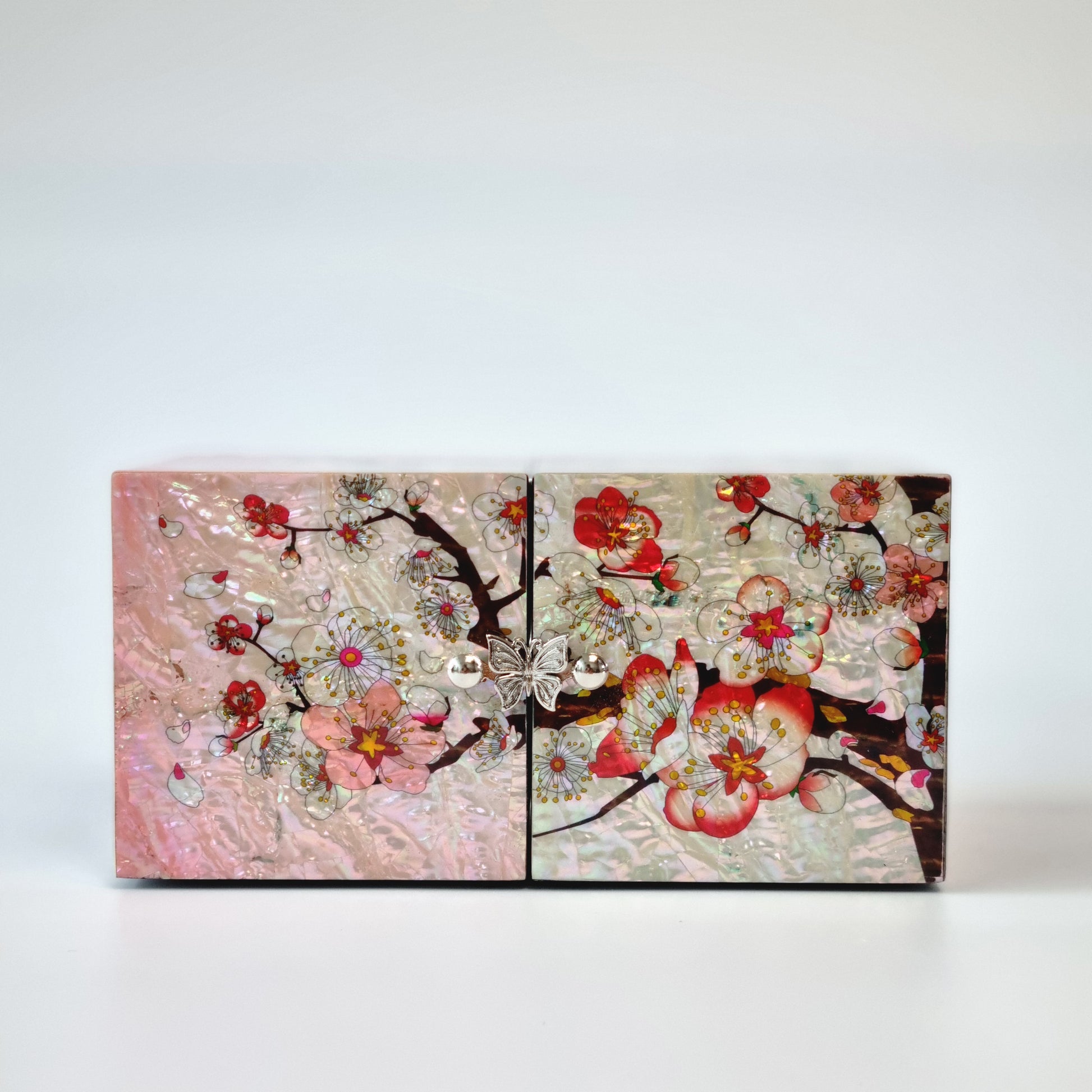 Korean plum blossom pink jewerly box made of mother of pearl with a spring feel