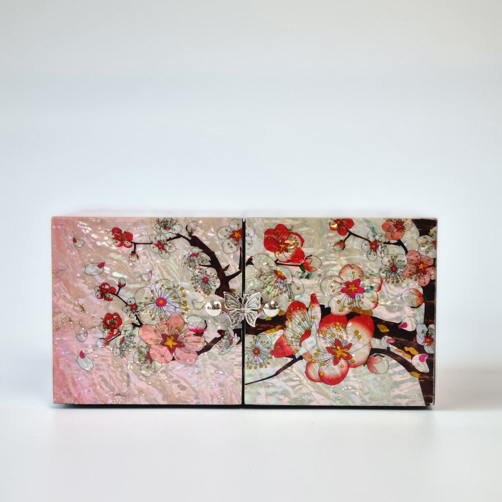 Korean plum blossom pink jewerly box made of mother of pearl with a spring feel