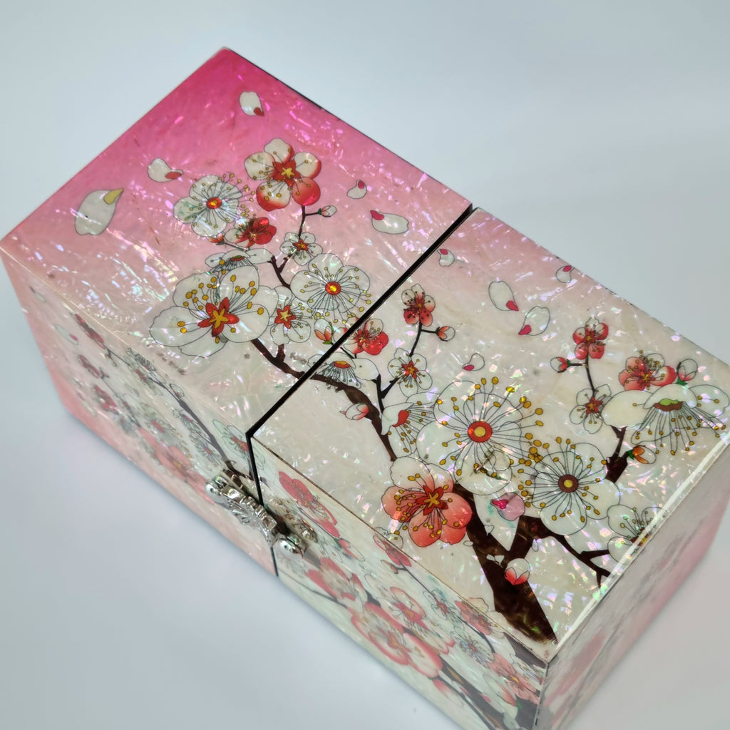 Korean plum blossom pink jewerly box made of mother of pearl with a spring feel