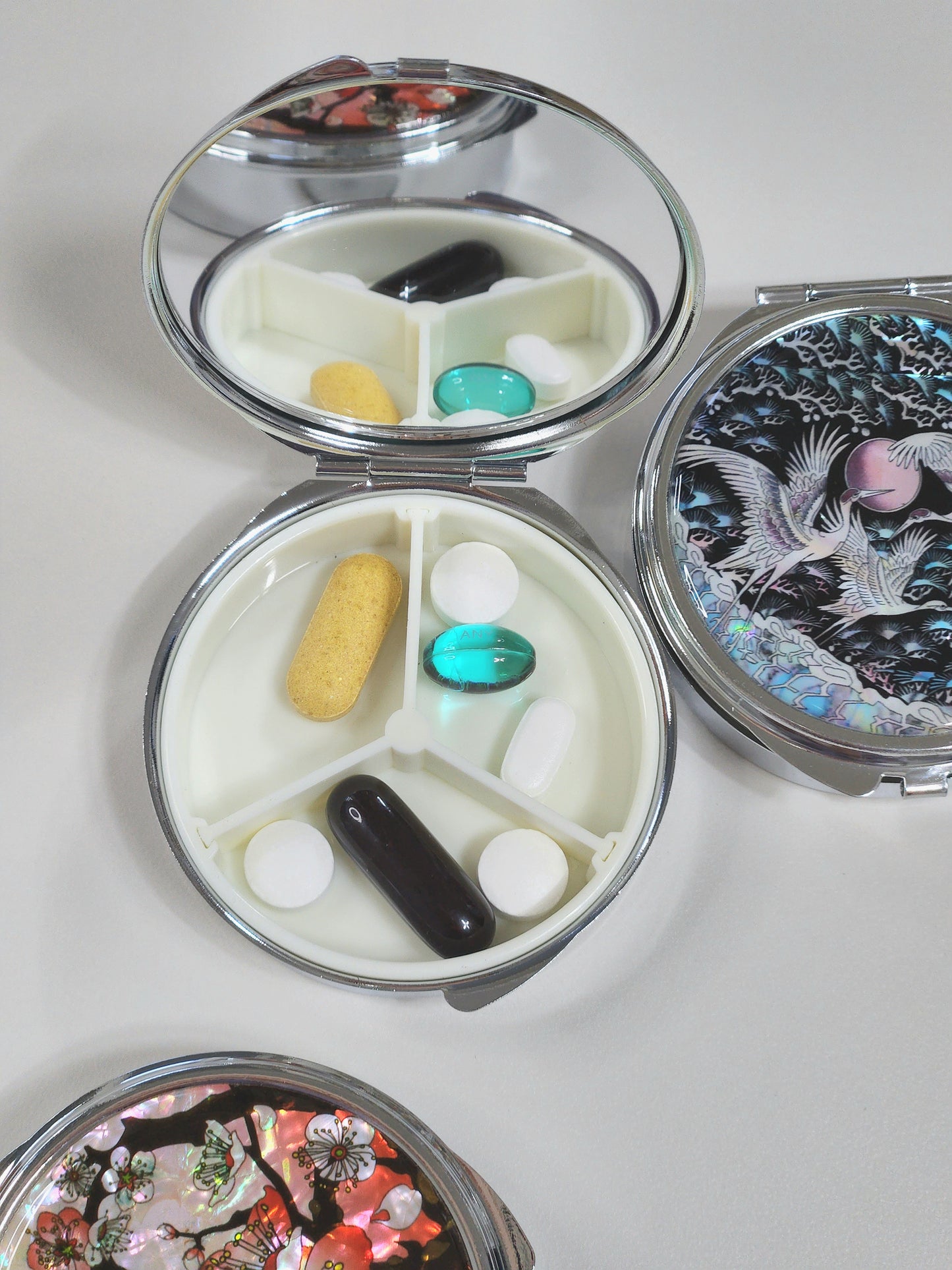 Portable Pill Organizer with Korean Traditional Paintings made of Mother of Pearl (3 types)