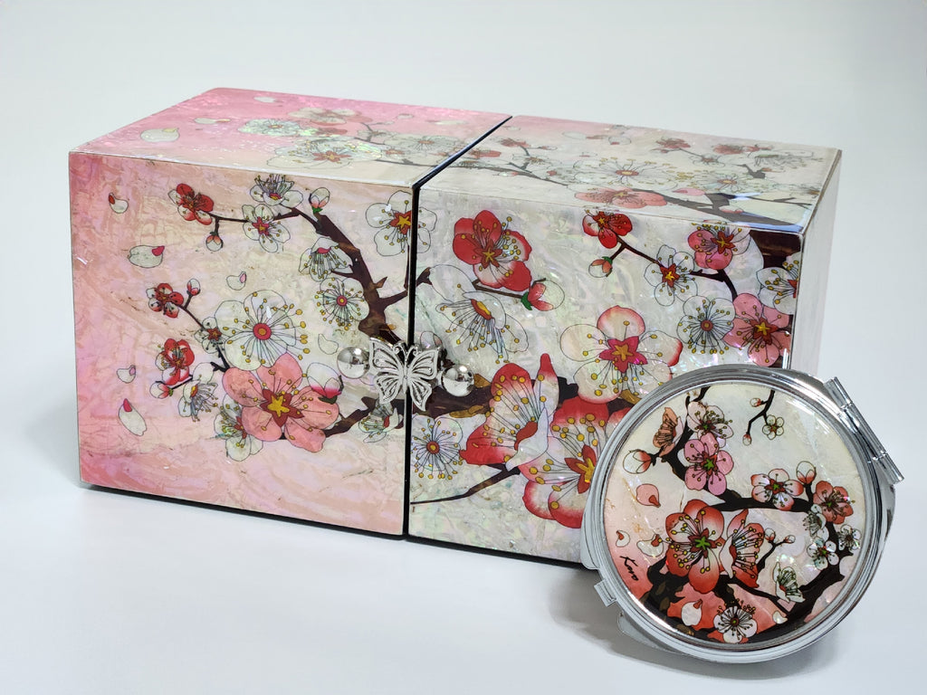 Korean plum blossom pink jewerly box made of mother of pearl with a spring feel