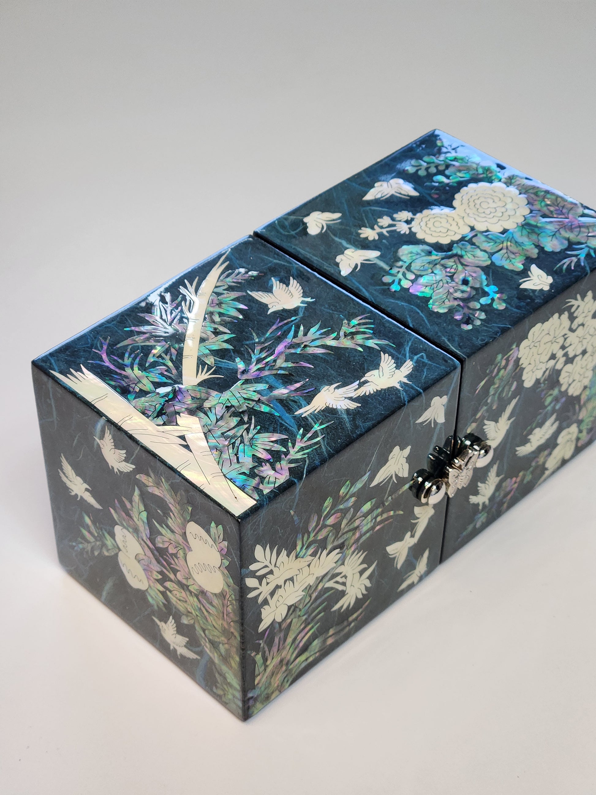 Korean Hanji Ssanghap (the Four Gracious Plants) blue secret mother of pearl jewelry box