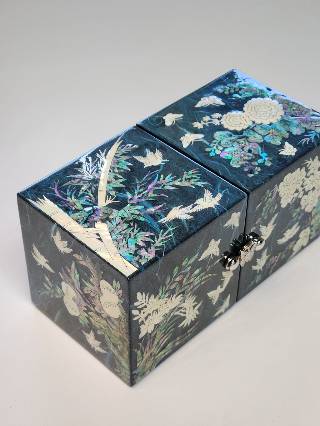 Korean Hanji Ssanghap (the Four Gracious Plants) blue secret mother of pearl jewelry box