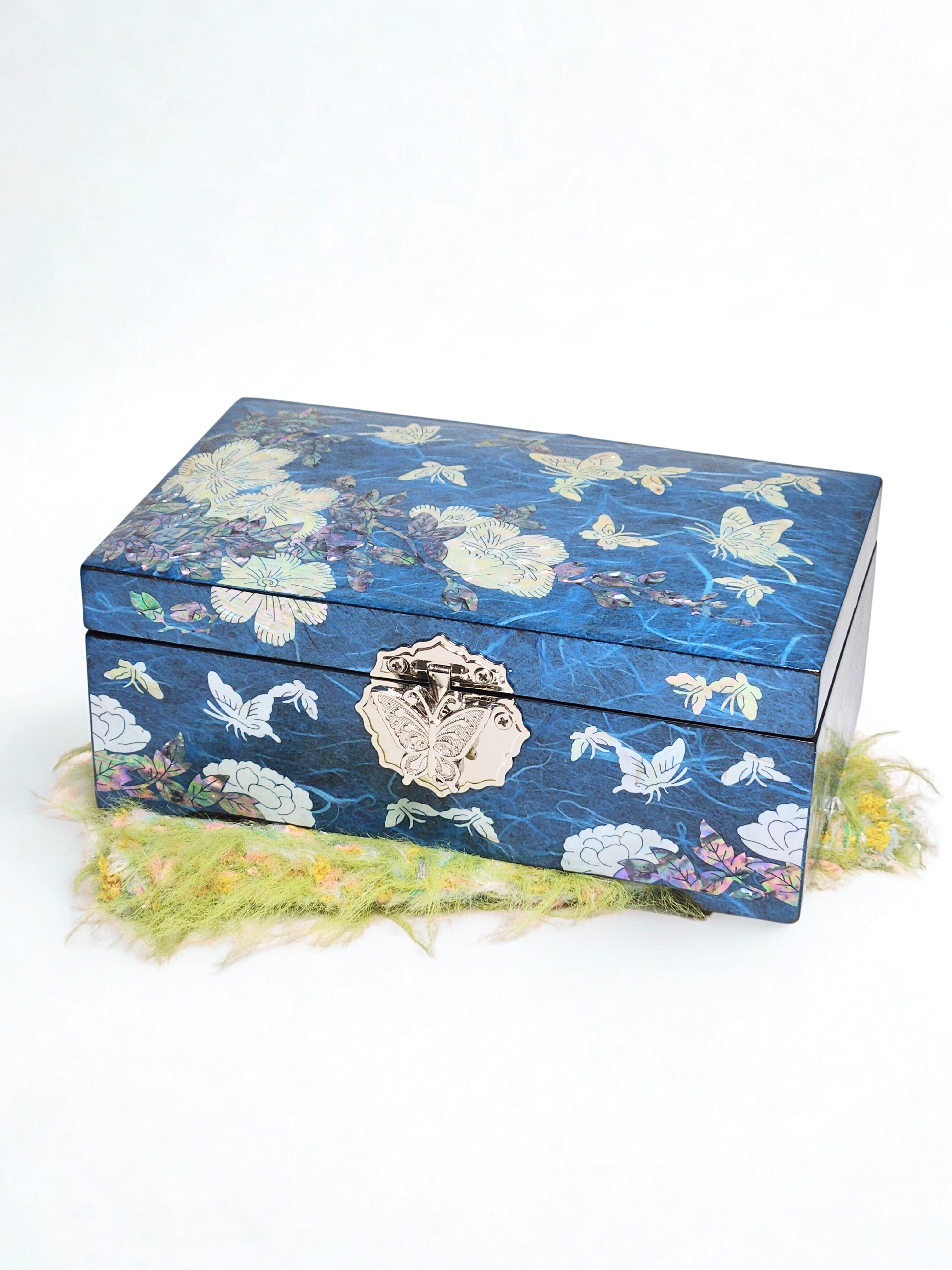 Korean Peony Blue Hanji Jewelry Box made of Mother Of Pearl
