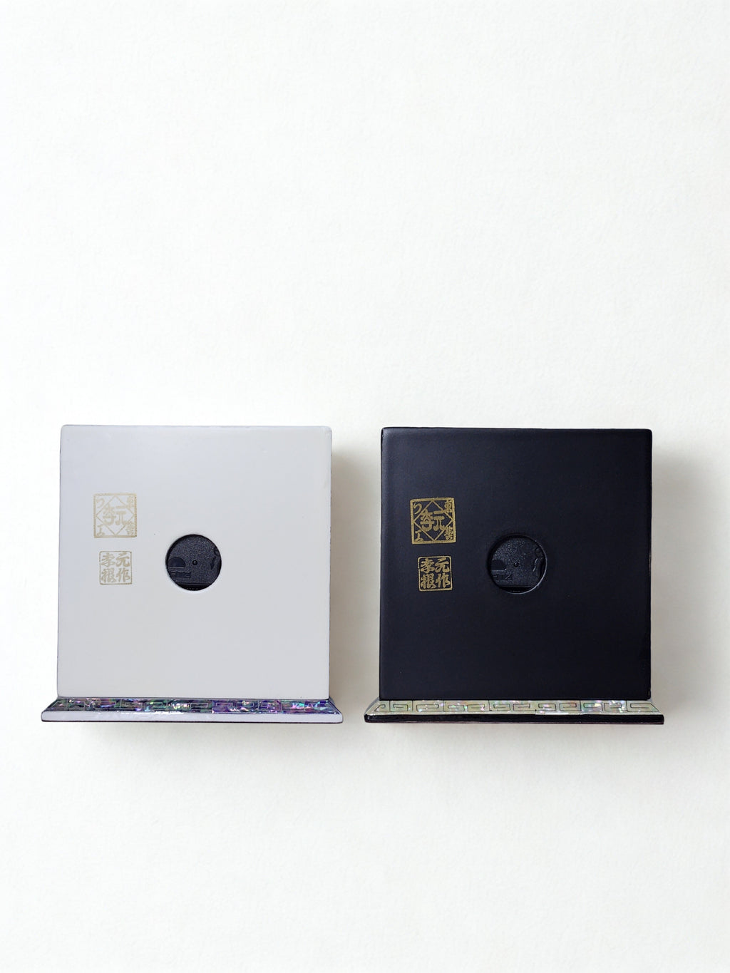 Korean Luxurious Plum Table Clock Made of Mother Of Pearl, Office Desks, Bed Side Tables, and Bookshelves