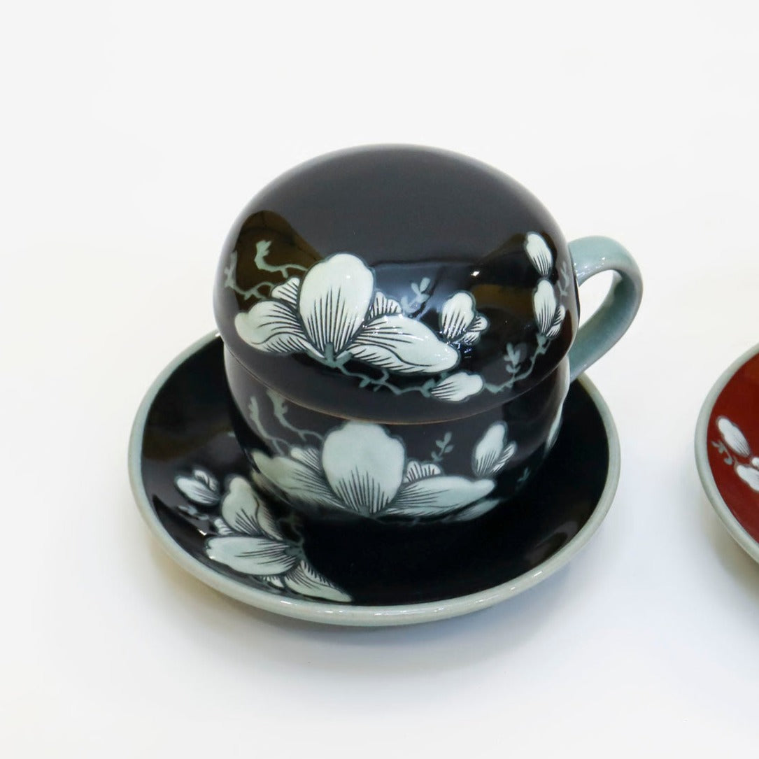 Korean traditional tea set with magnolia pattern Red/ Black