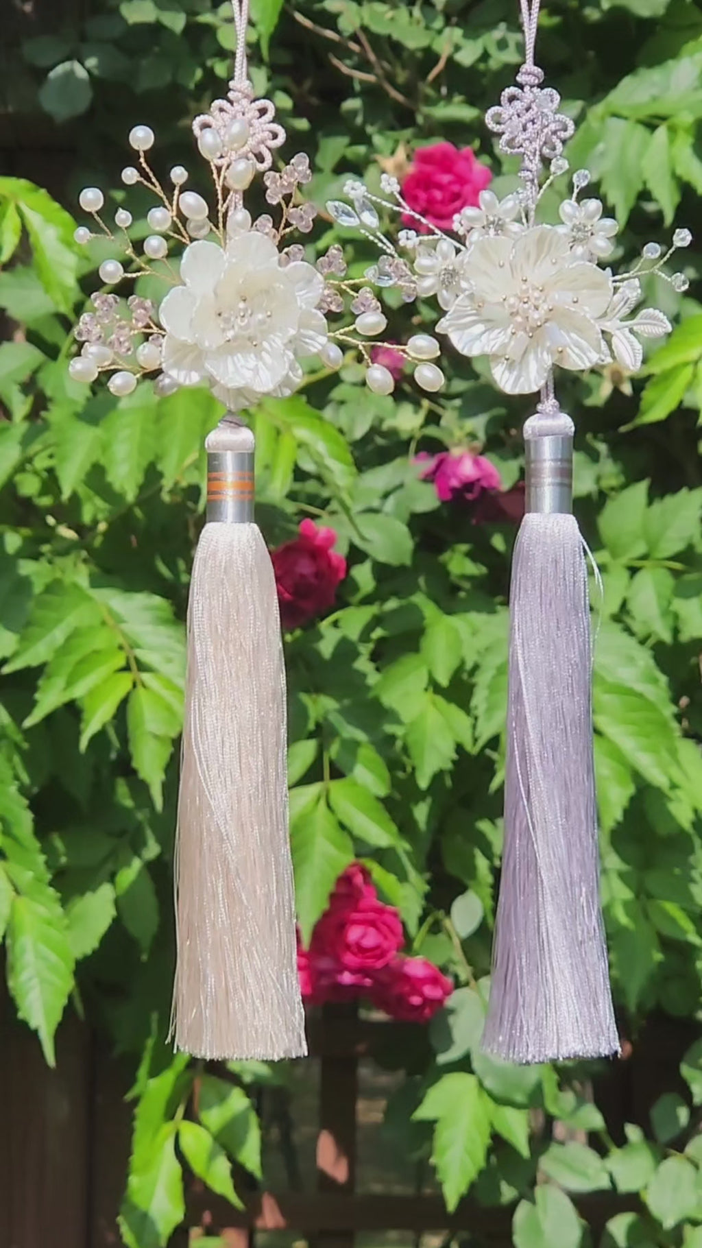 Korean Ornament Flower Design Norigae – Elegant Hanbok & Home Decor (two styles)