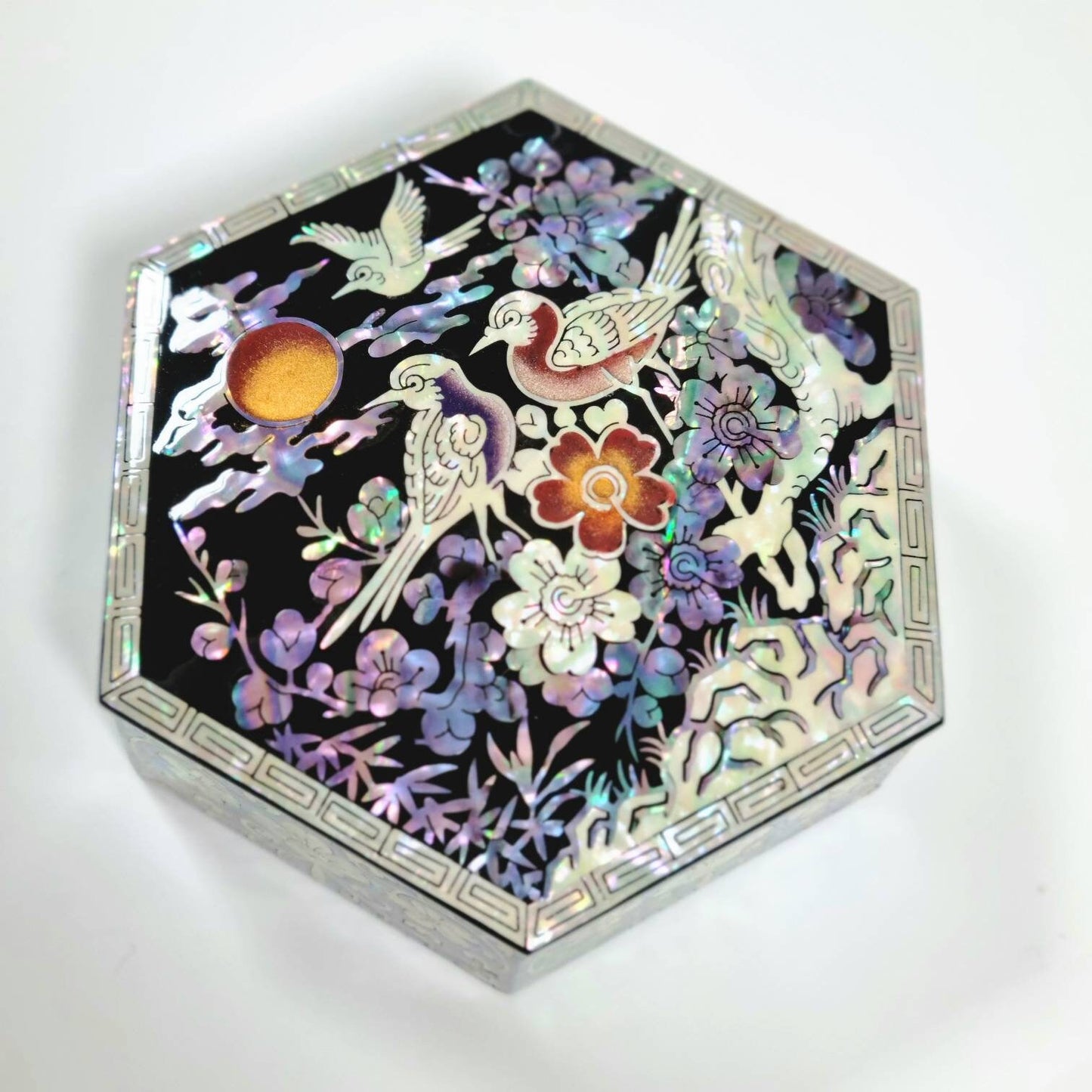 Korean Najeon lacquerware, mother of pearl hexagon box (small)