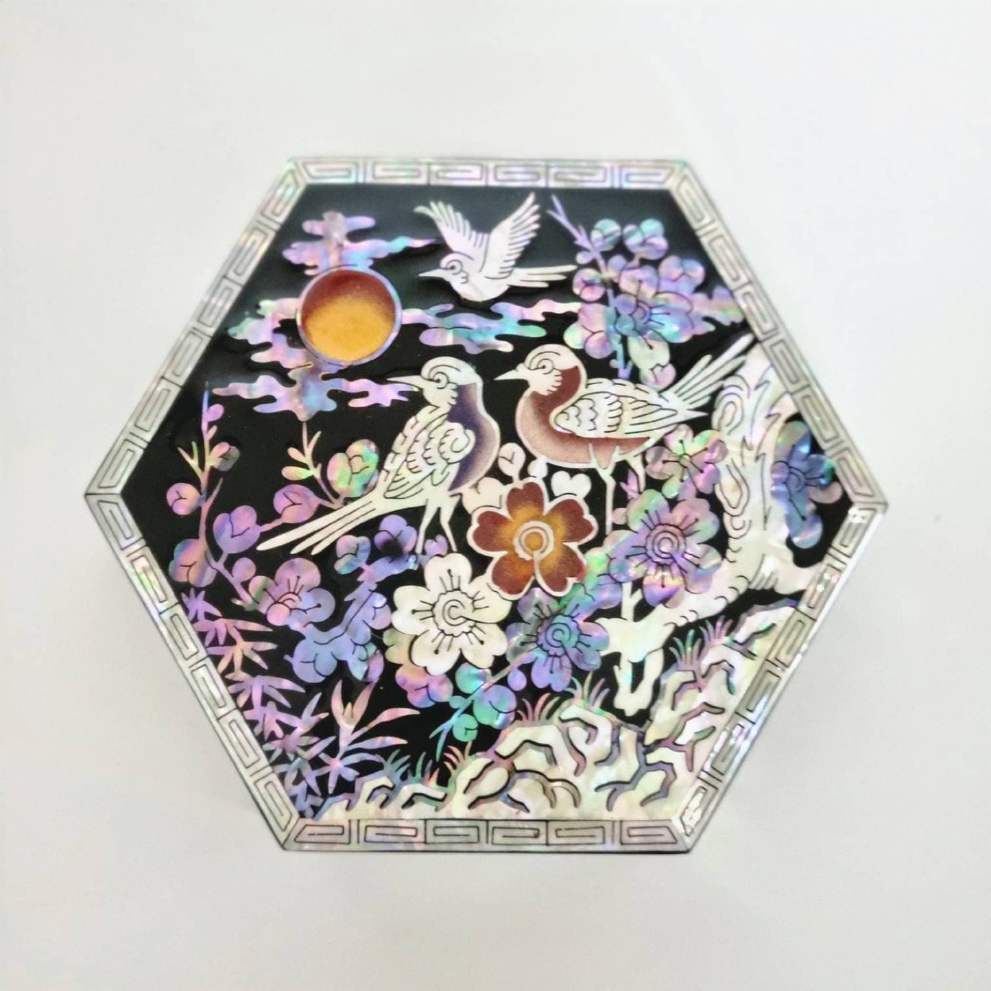 Korean Najeon lacquerware, mother of pearl hexagon box (small)