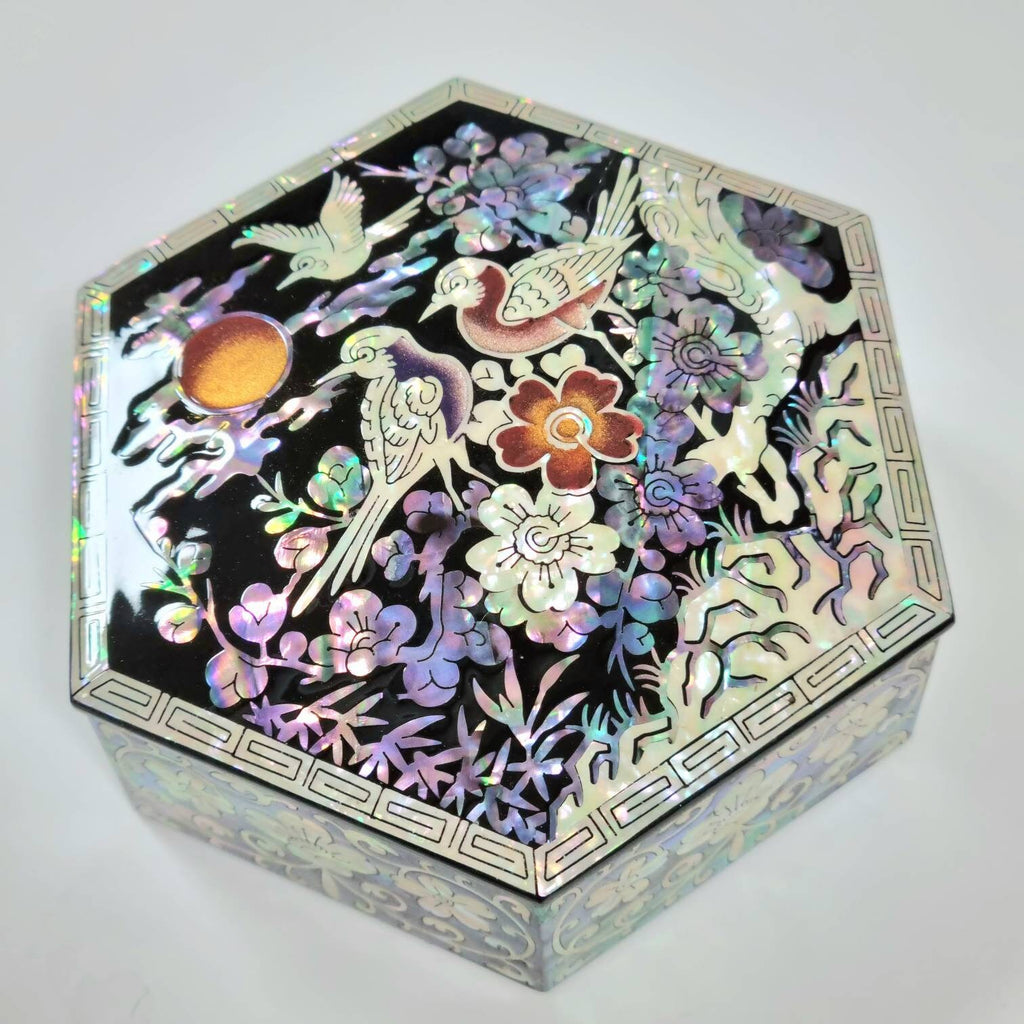 Korean Najeon lacquerware, mother of pearl hexagon box (small)