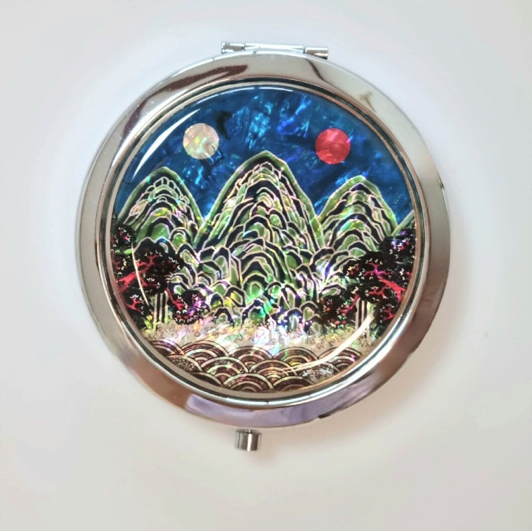 Korean traditional mother of pearl Ilwolobongdo hand mirror