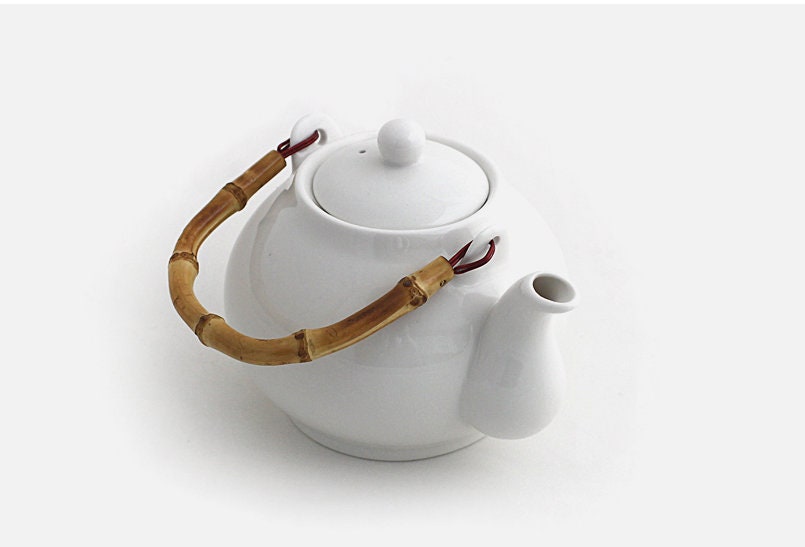 Korean traditional white porcelain teapot bamboo handle kettle